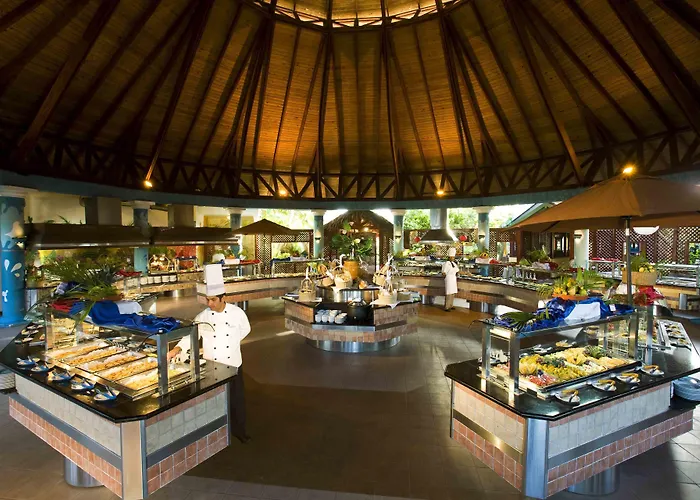 Hotels with tennis Vik Arena Blanca